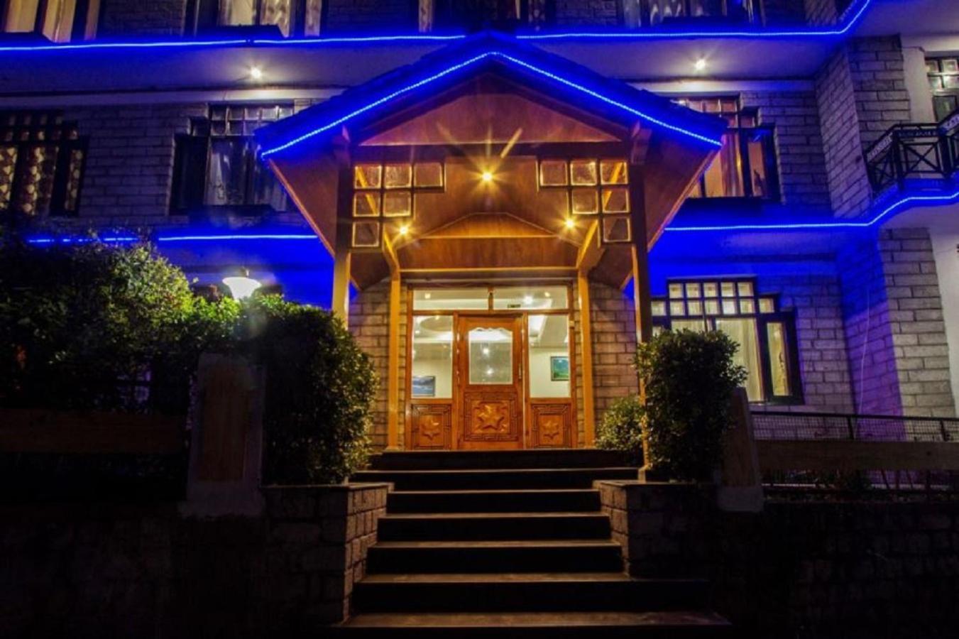 White Mountain Hotel Manali  Ngoại thất bức ảnh