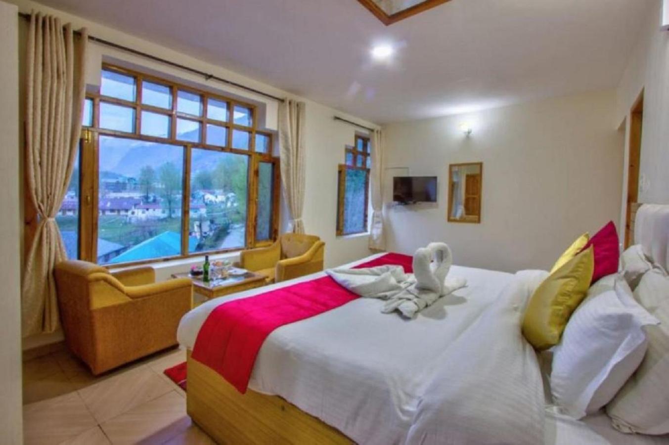 White Mountain Hotel Manali  Ngoại thất bức ảnh