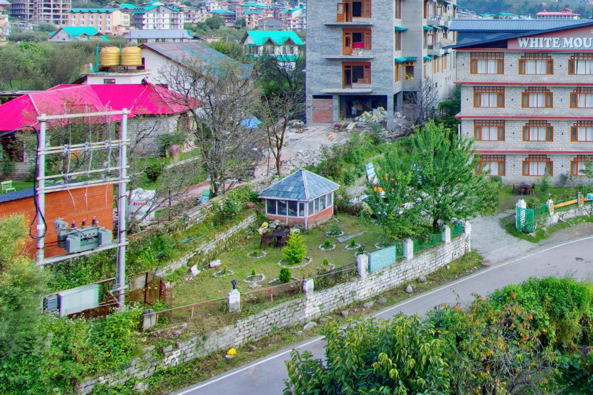 White Mountain Hotel Manali  Ngoại thất bức ảnh