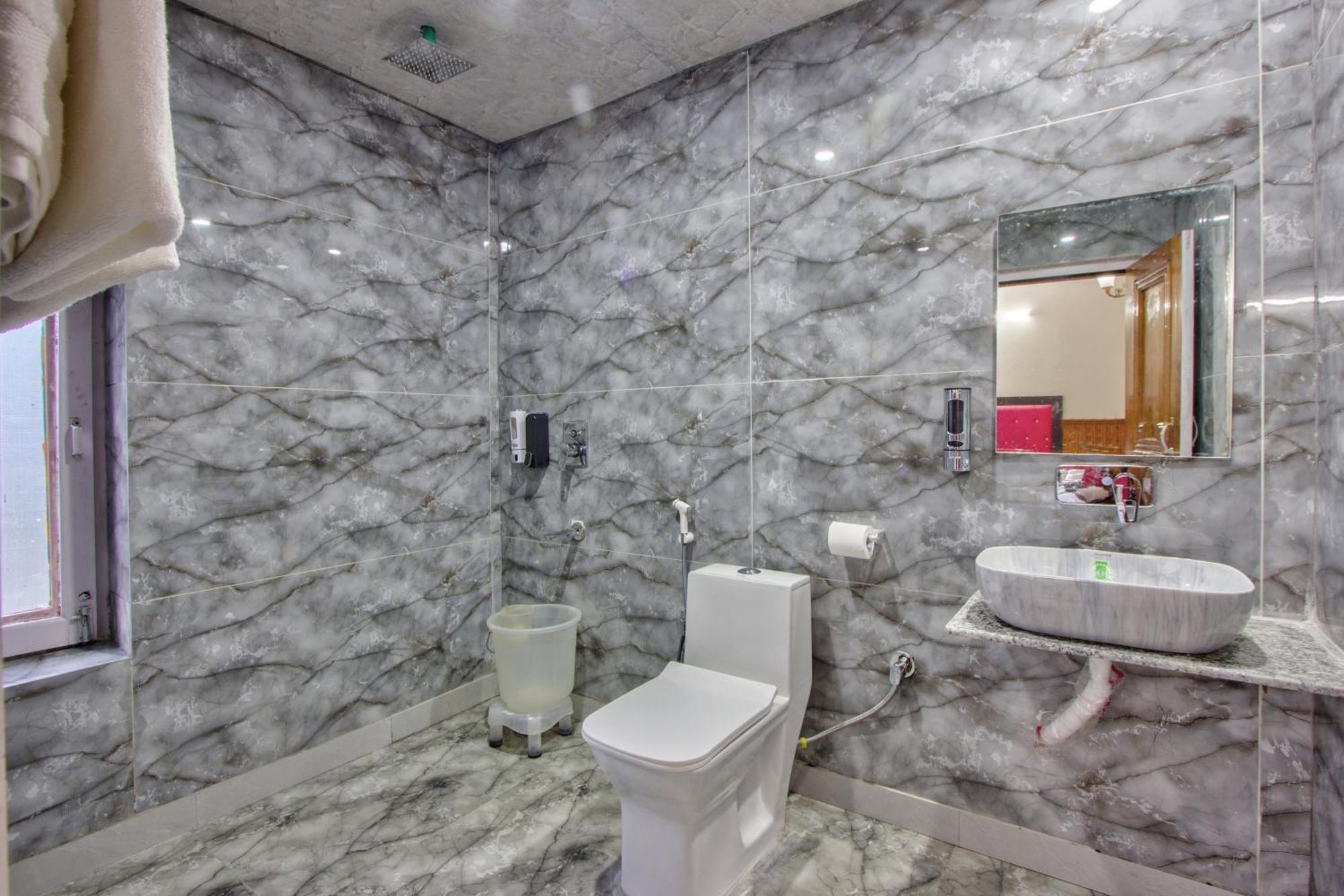 White Mountain Hotel Manali  Ngoại thất bức ảnh