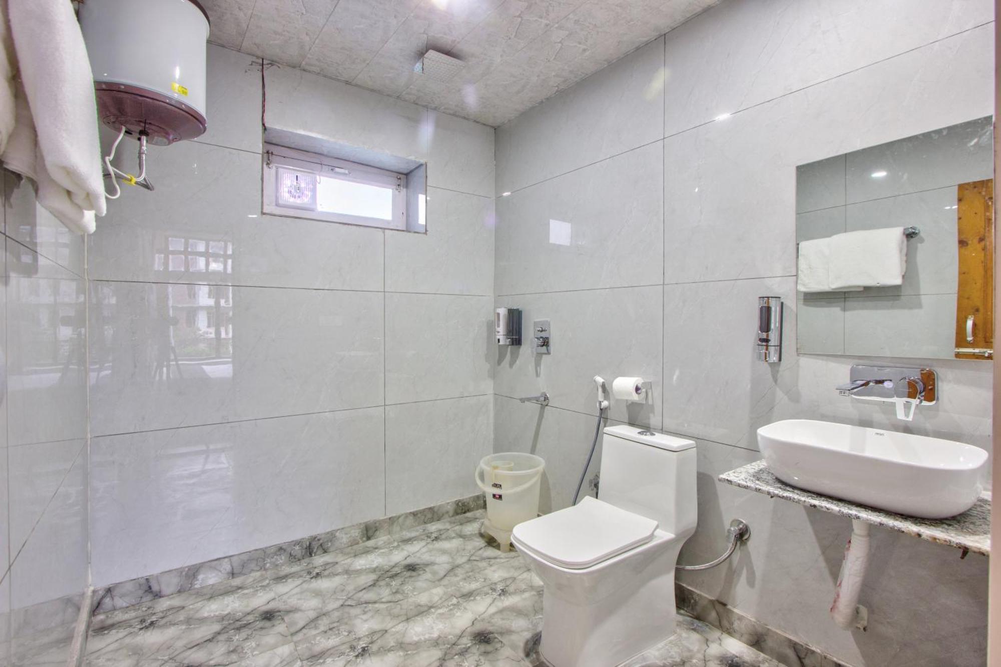 White Mountain Hotel Manali  Ngoại thất bức ảnh